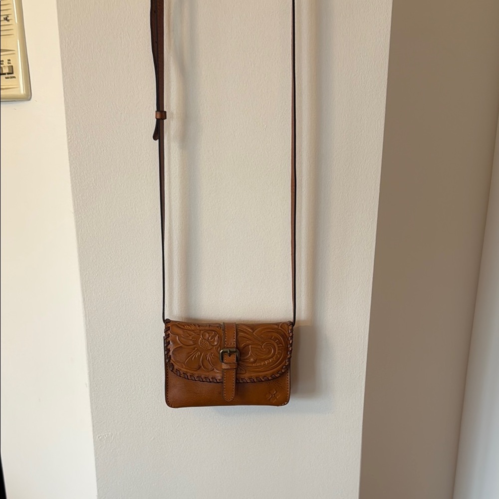 Patricia Nash Tan Embossed Leather Crossbody Bag - Picture 2 of 9